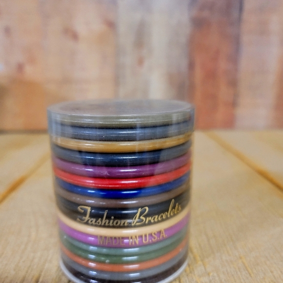 Melamine / Lucite Fashion Bracelets NWOT. - Picture 3 of 3